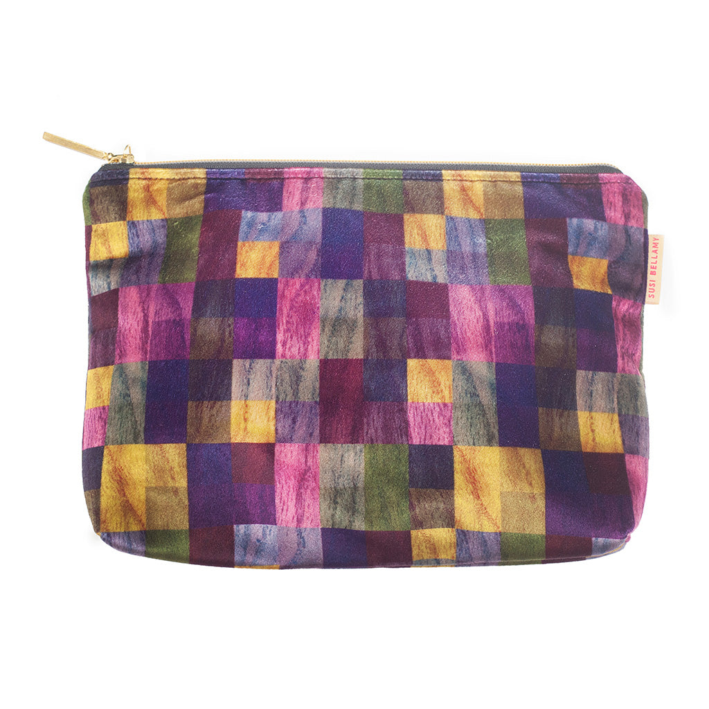 Pixel pouch outlet