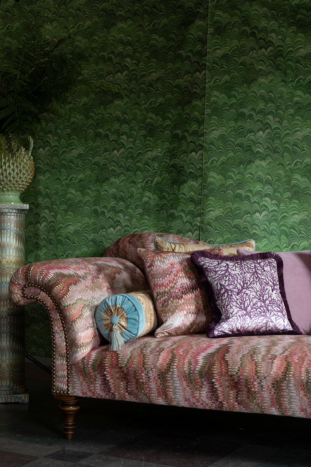 Transform Your Space: The Ultimate Guide to Choosing Decorative Cushions